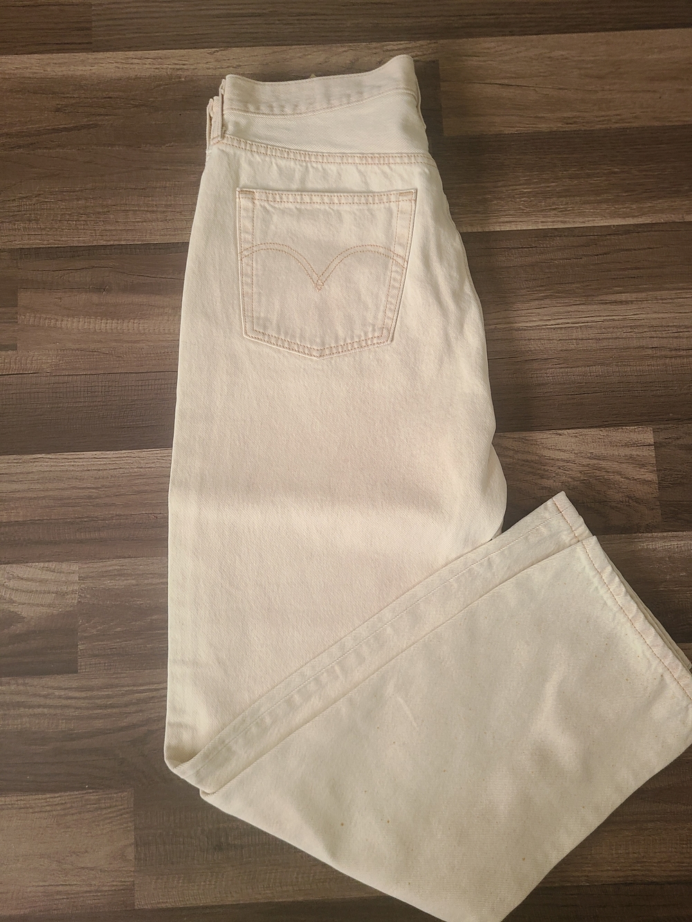 Levi's Women's Straight Jeans in Beige/Cream - Picture 3 of 5